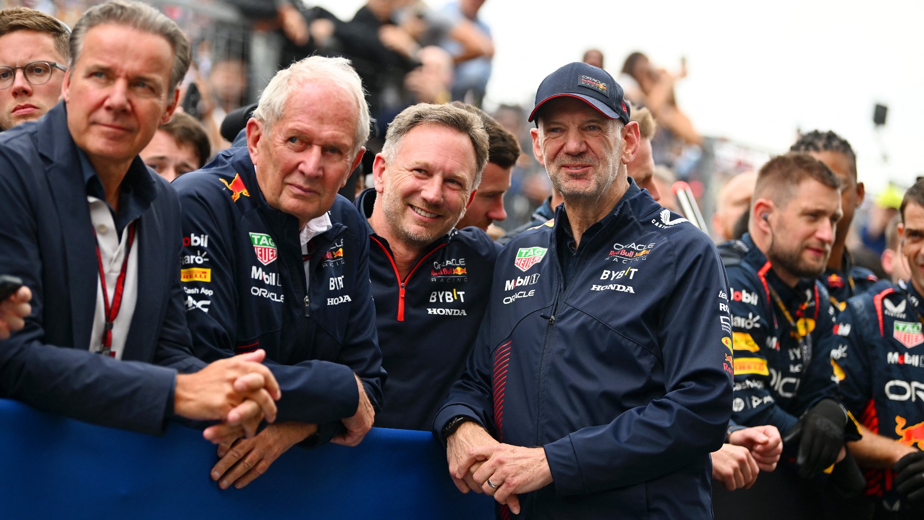 Helmut Marko, Adrian Newey y Christian Horner. (AFP)
