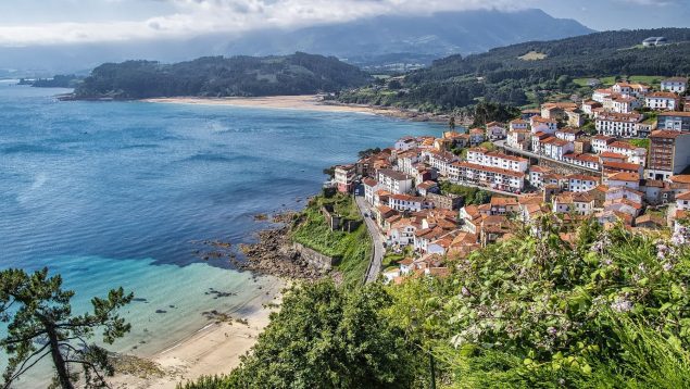 Cócteles y música en directo: si estás de vacaciones en Asturias estos son los chiringuitos que tienes que visitas sí o sí