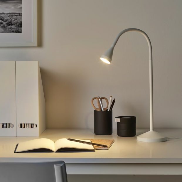 Esta es la lámpara de trabajo de Ikea más vendida: de bonito diseño, con luz dirigible y de bajo consumo