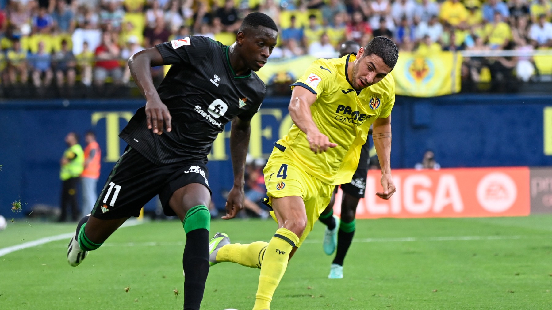 Luiz Henrique contra el Villarreal. (AFP)