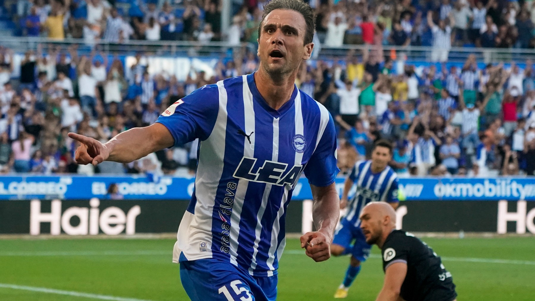 Kike García celebra un gol ante el Sevilla. (EFE)