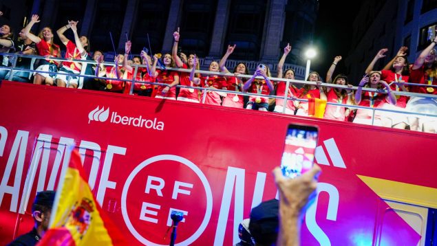 Llegada seleccion española femenina a madrid