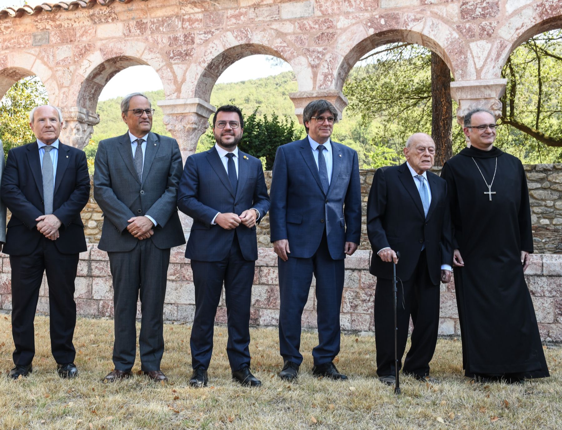 Pere Aragonès y los ex presidentes Carles Puigdemont, Quim Torra, José Montilla y Jordi Pujol .
