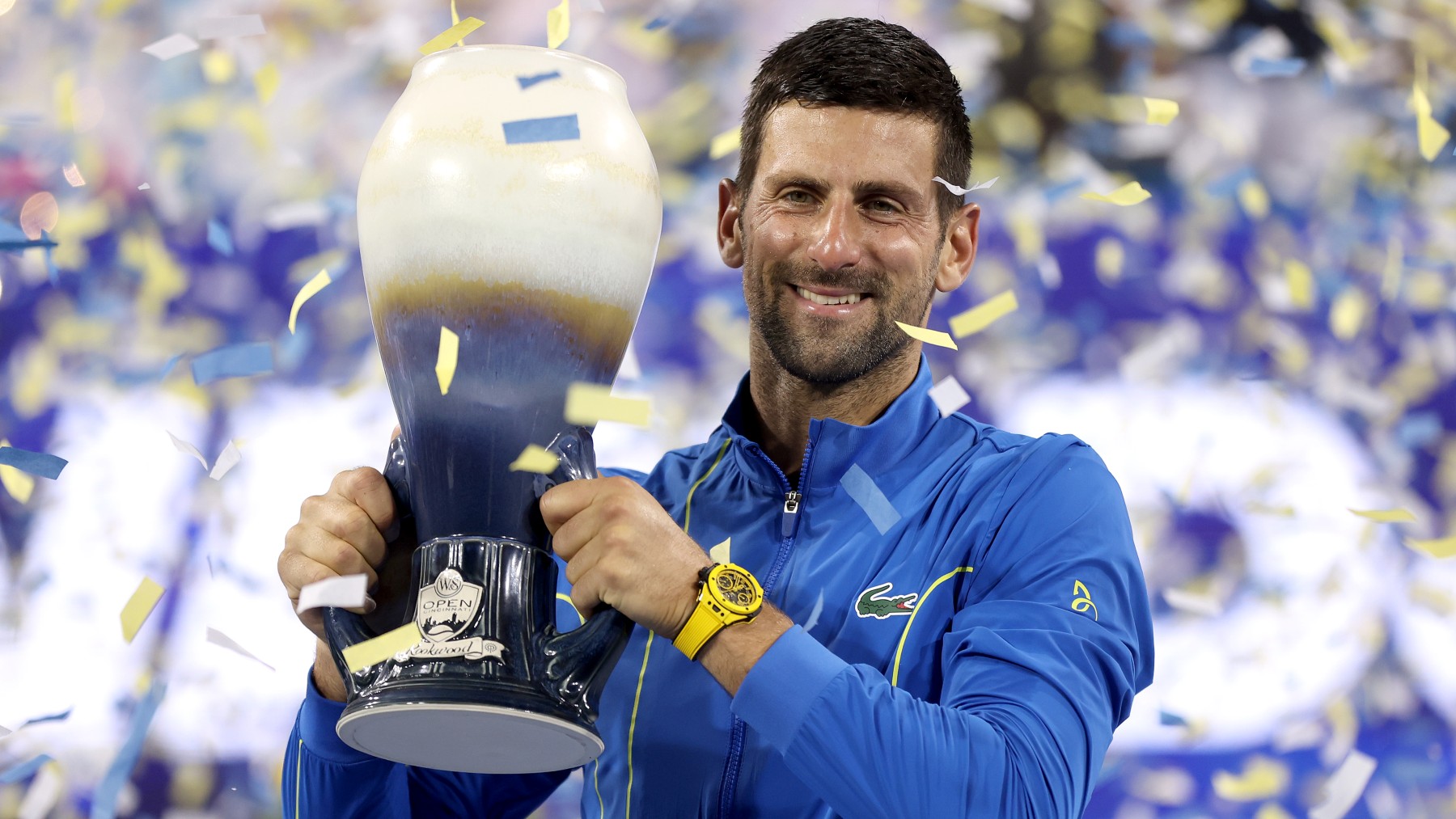 Novak Djokovic, con el trofeo de campeón del Masters 1000 de Cincinnati. (Getty)