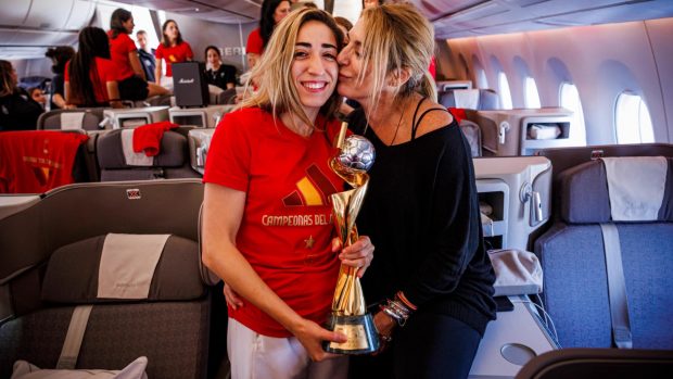 Fiesta de la selección española femenina de fútbol, en directo: recorrido en bus y cuándo llegan las jugadoras y campeonas del Mundial 2023