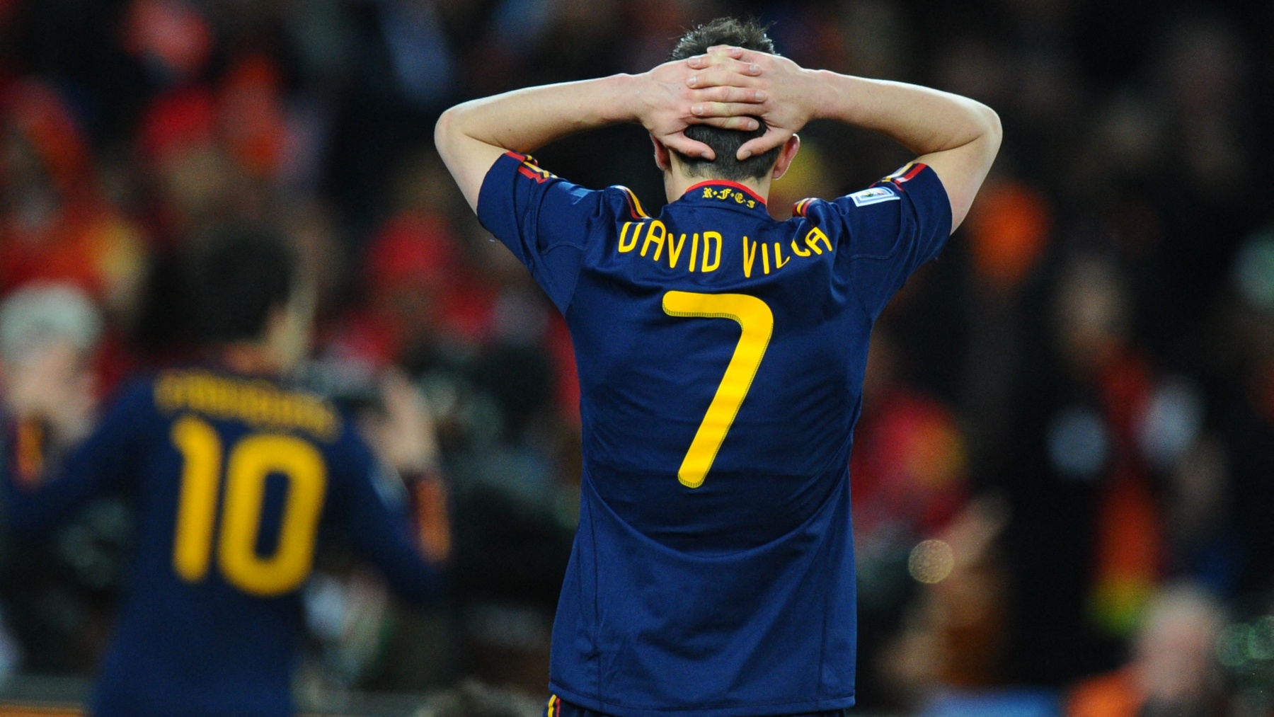 David Villa se lamenta de una acción. (AFP)