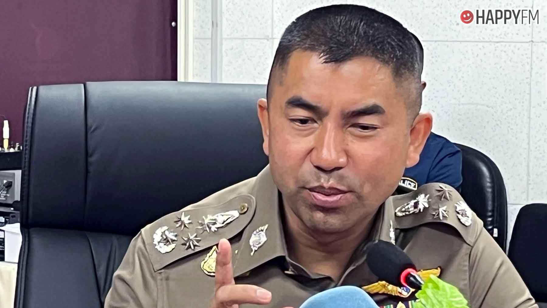 El ex subdirector de la Policía de Tailandia, «Big Joke», durante sus apariciones públicas durante el caso de Daniel Sancho.