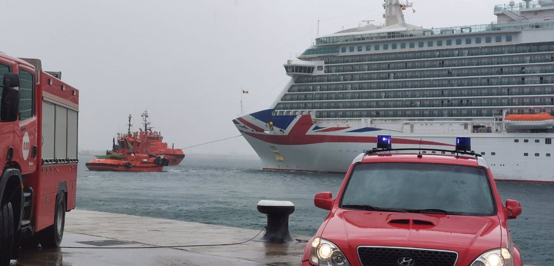 Un crucero rompe amarras en el puerto de Palma