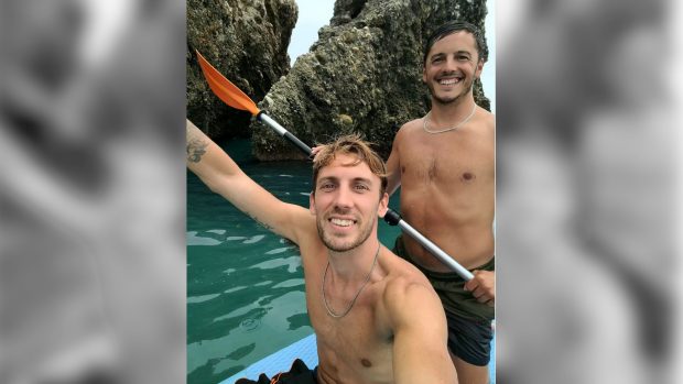 Los dos jóvenes desaparecidos en Málaga tras salir a practicar paddle surf (INSTAGRAM).