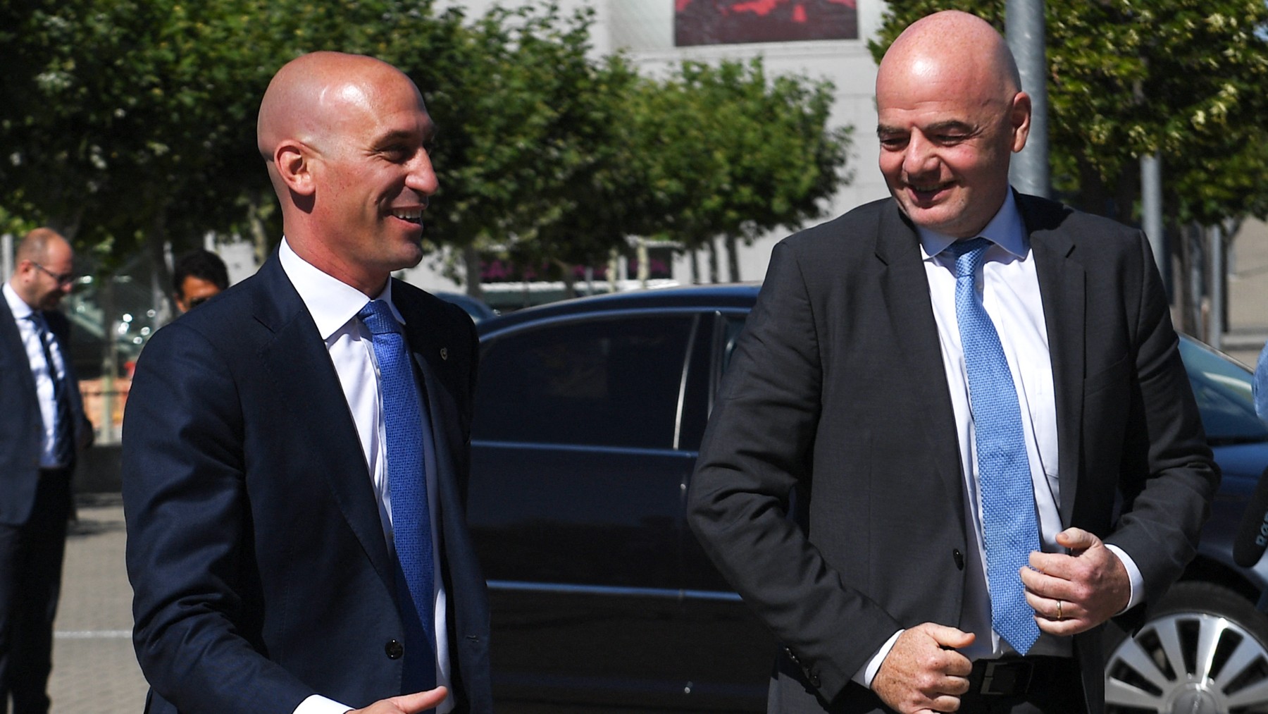 Luis Rubiales y Gianni Infantino. (AFP)
