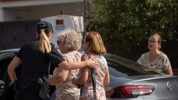 Alzira policía atrincherado