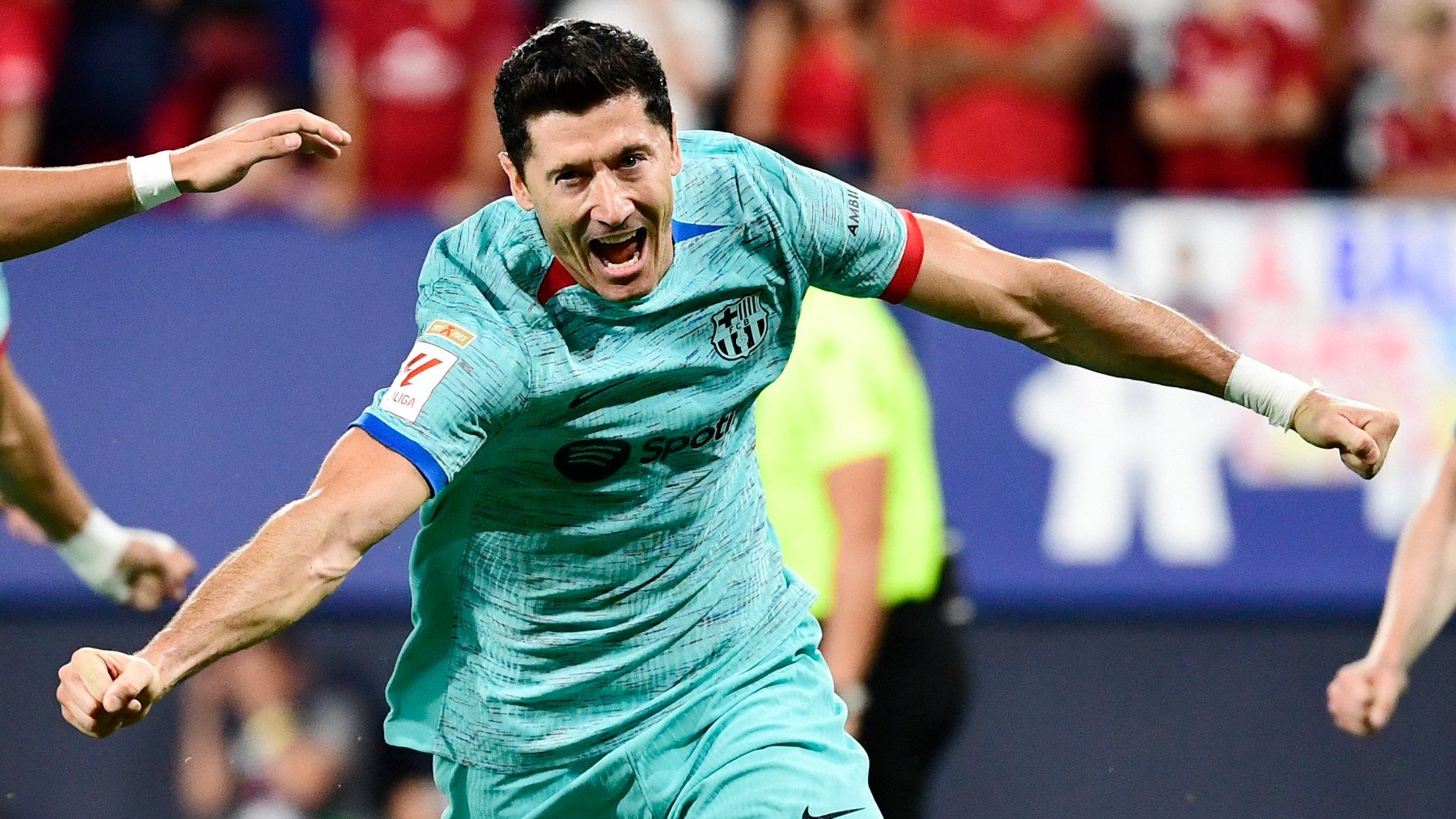 Robert Lewandowski celebra el gol contra Osasuna. (AFP