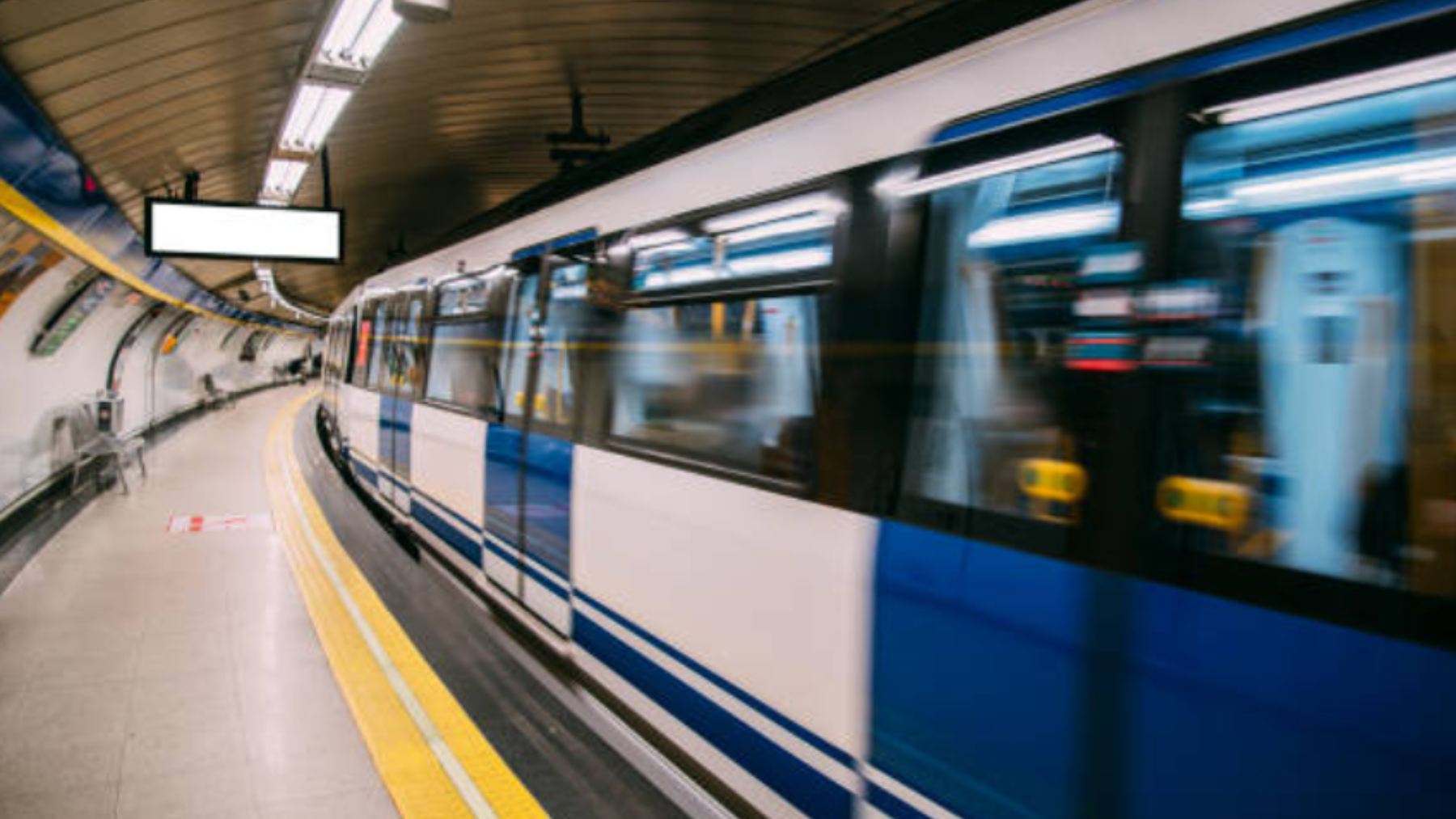 Metro de Madrid lanza un comunicado ante las quejas de sus usuarios por no haber servicios en sus estaciones