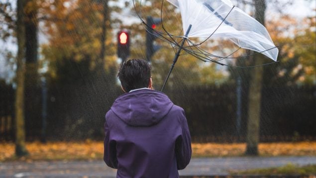 El huracán Isaac llega a España: alerta en estas zonas del país