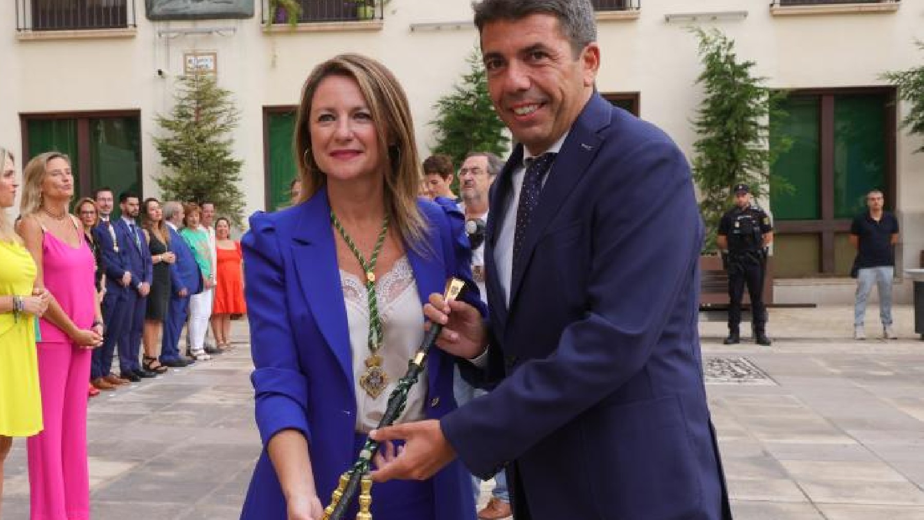 El presidente de la Generalitat Valenciana Carlos Mazón con la alcaldesa de Castellón Begoña Carrasco, este martes.