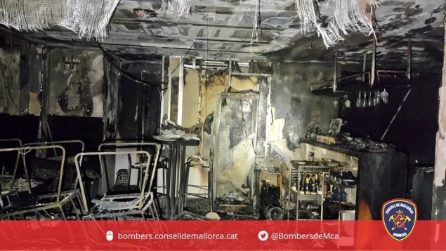 Interior del restaurante del Port d'Andratx tras sufrir el incendio.