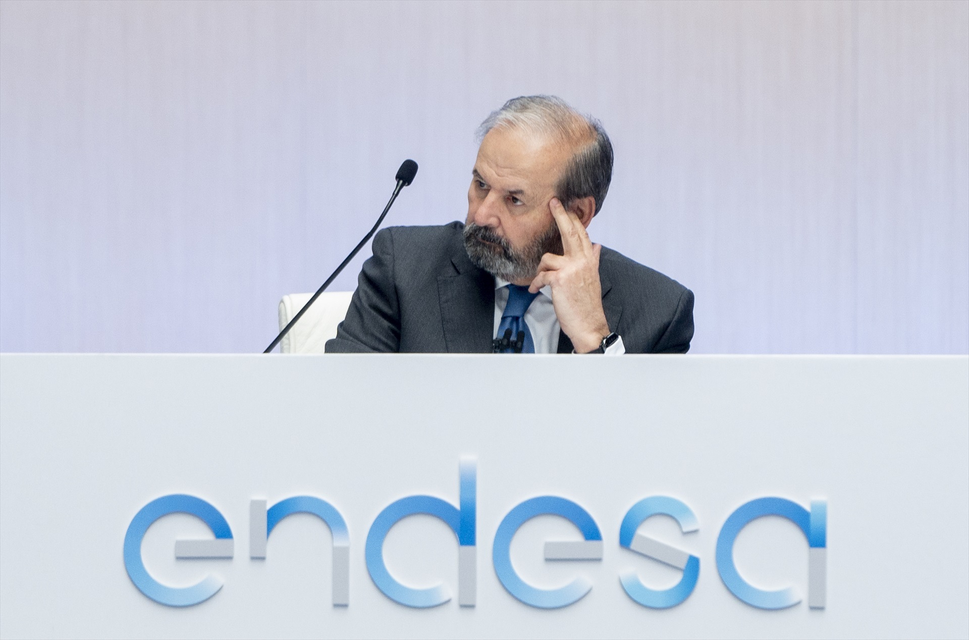 El presidente de Endesa, Juan Sánchez-Calero, durante una rueda de prensa. (Fuente: EP)