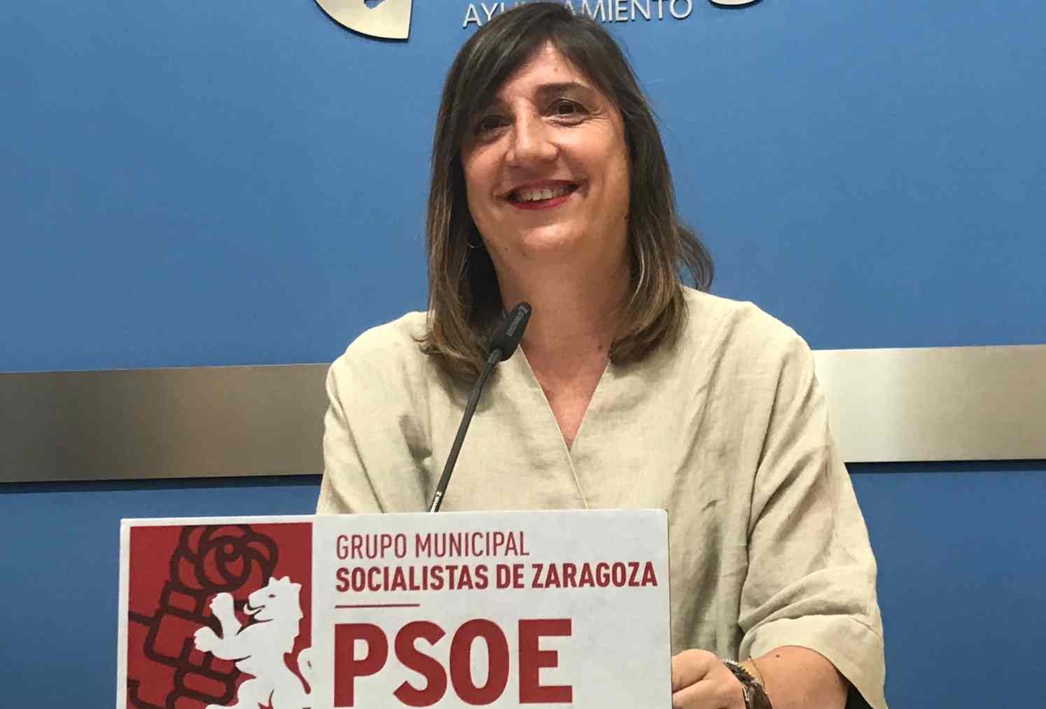 La portavoz del grupo municipal del PSOE, Lola Ranera, en el Ayuntamiento de Zaragoza.