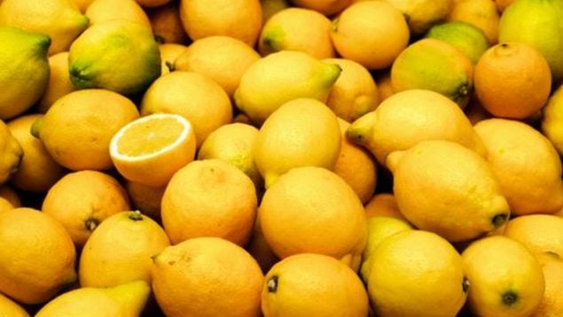 Los trucos para hacer que los limones den más jugo