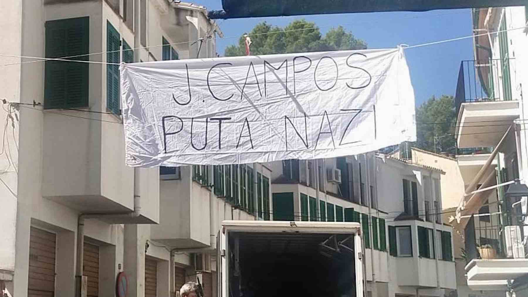 Imagen de la pancarta aparecida en una calle de Bunyola y después retirada por orden del alcalde del PP.