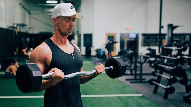 Ya no tendrás que preocuparte más: un estudio revela cuánto tiempo tardan en crecer los bíceps