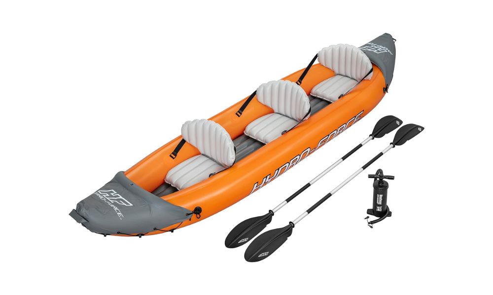 Kayak hinchable de tres plazas