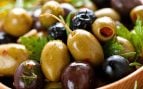 Los expertos piden que no tires los huesos de las aceitunas: es muy importante