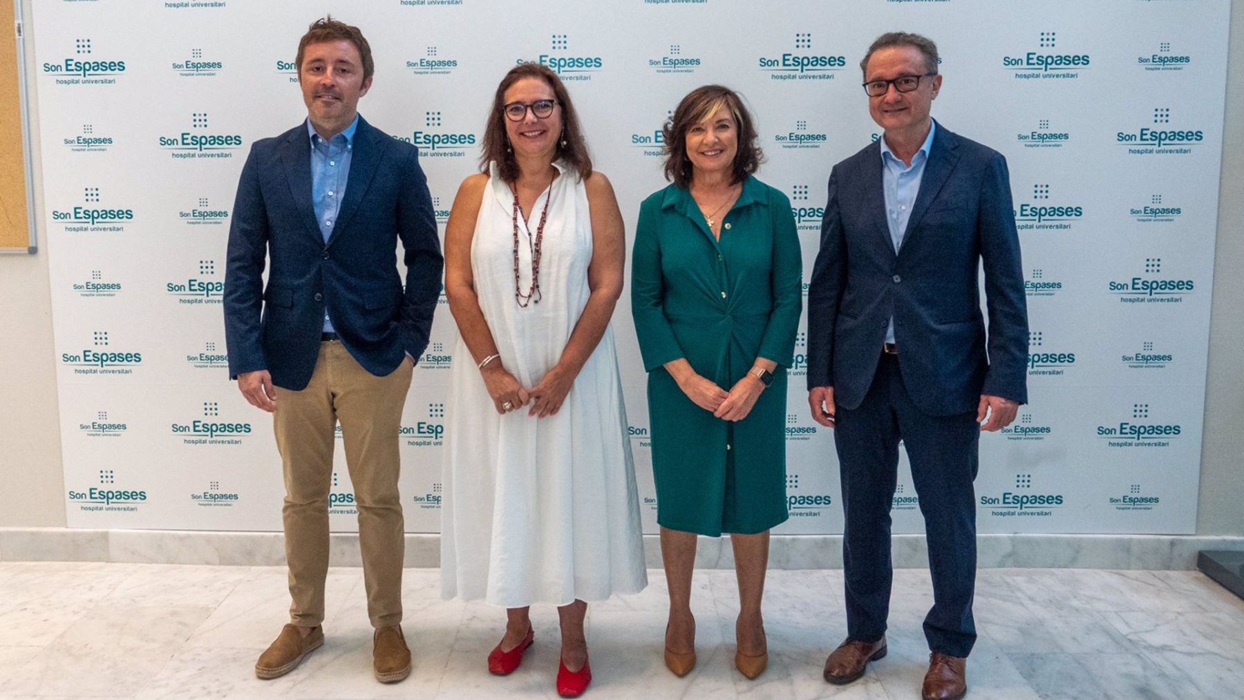 La consellera de Salud, Manuela García, y el director general del Servicio de Salud, Javier Ureña, presentan a la nueva directora gerente de Son Espases, Cristina Granados