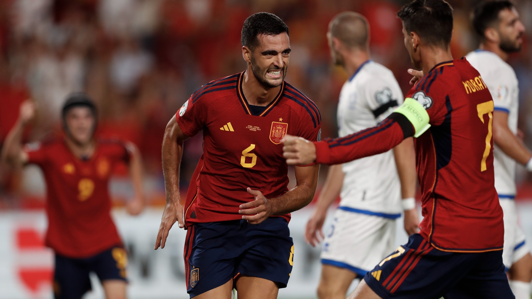 Mikel Merino celebra su gol contra Chipre. (EFE)