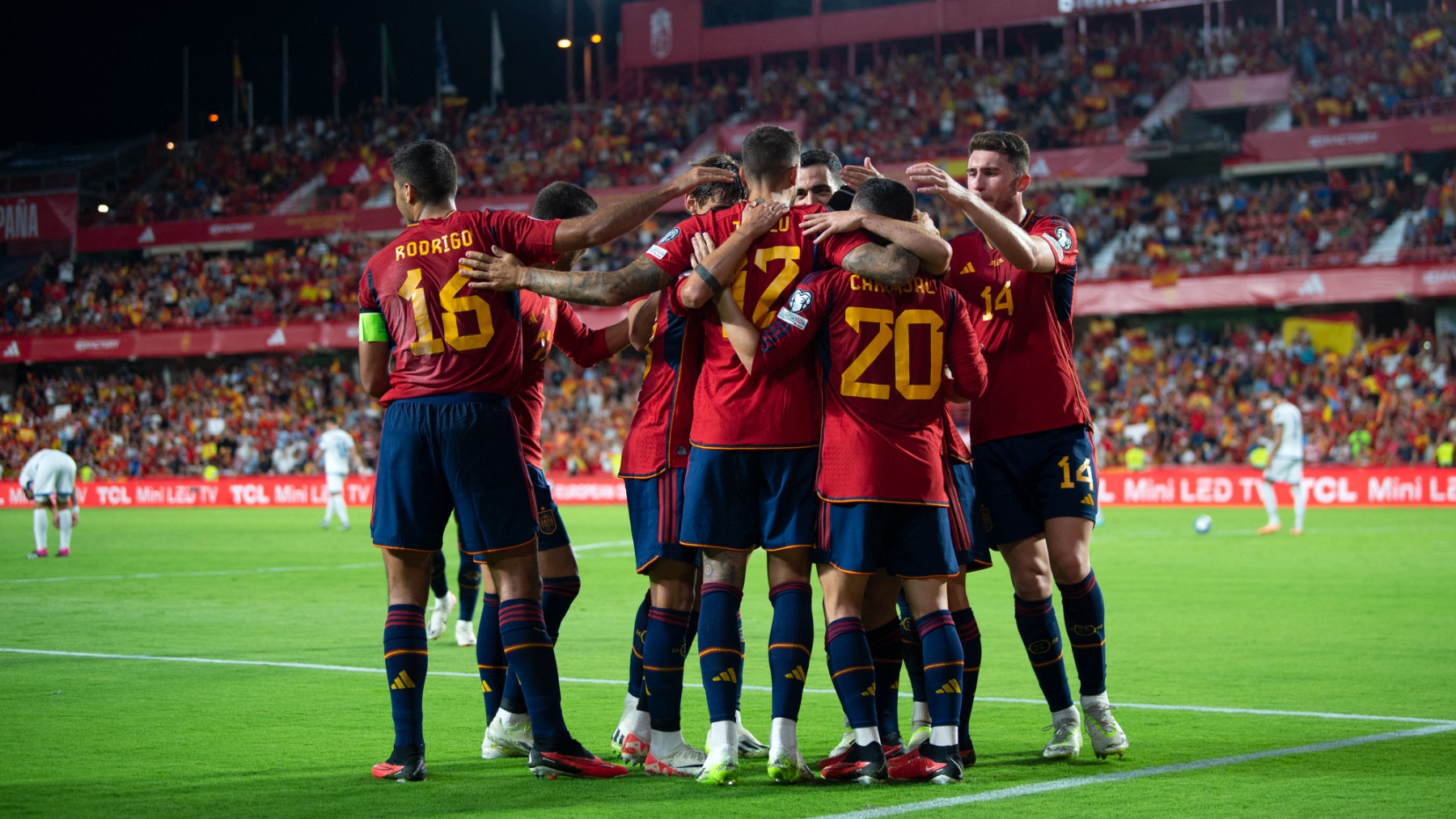 España celebra un gol. (AFP)