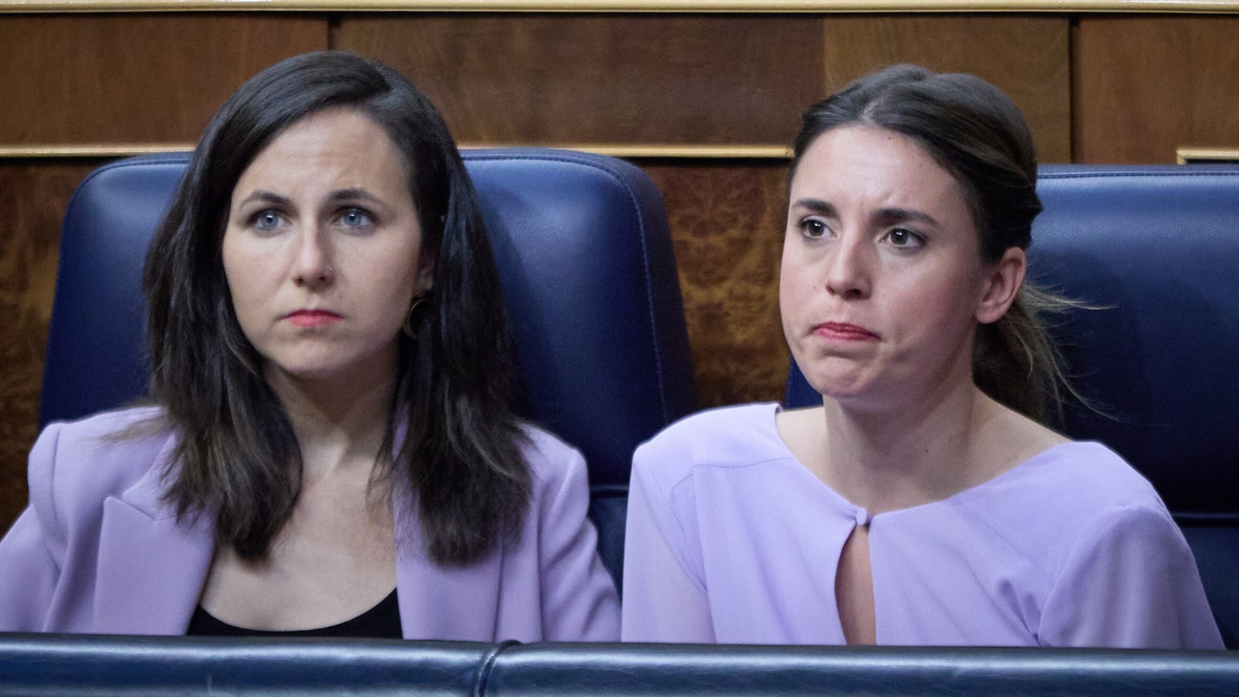 Ione Belarra e Irene Montero en la votación de la reforma de la ley del ‘sólo sí es sí’. (Foto: Ep)