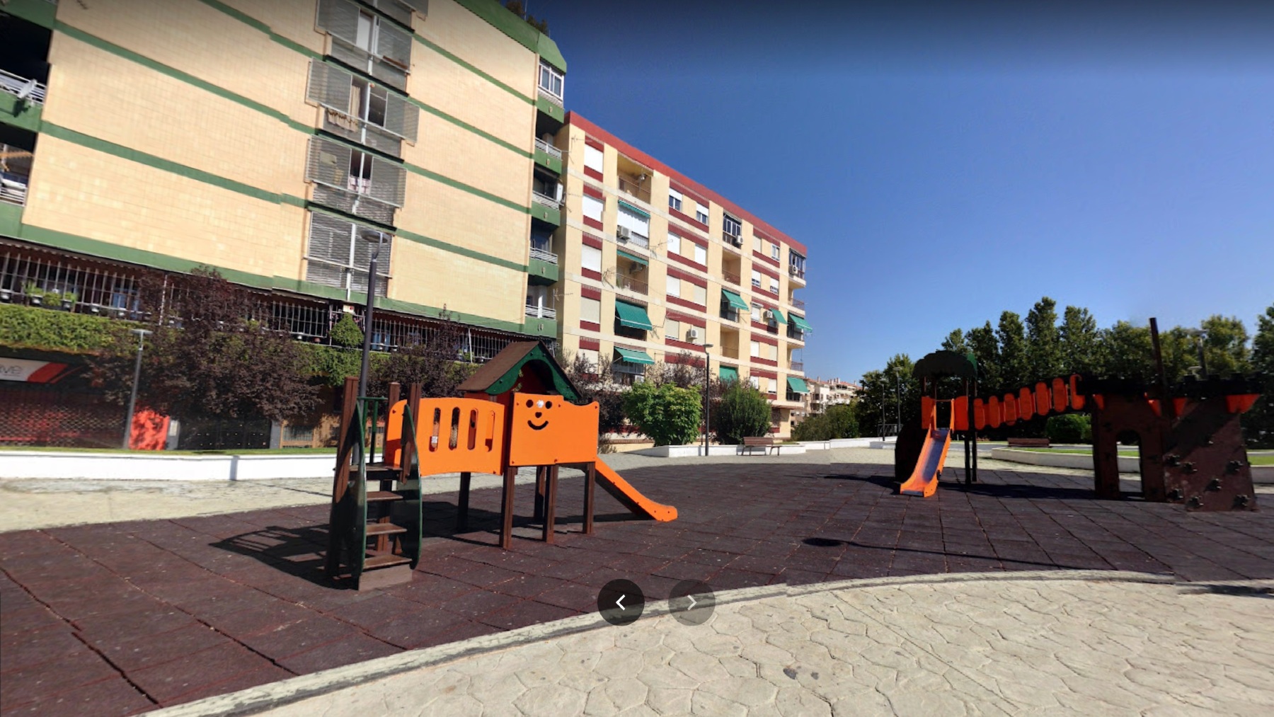 Parque infantil en la plaza Obispo García de Castro de Jaén, lugar de los hechos.
