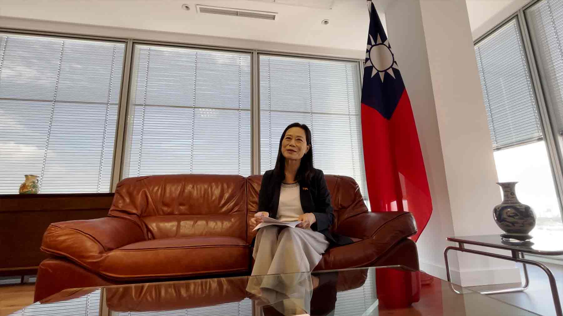 La embajadora Vivia Chang.