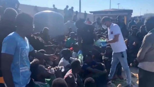 Inmigrantes ilegales en Lampedusa