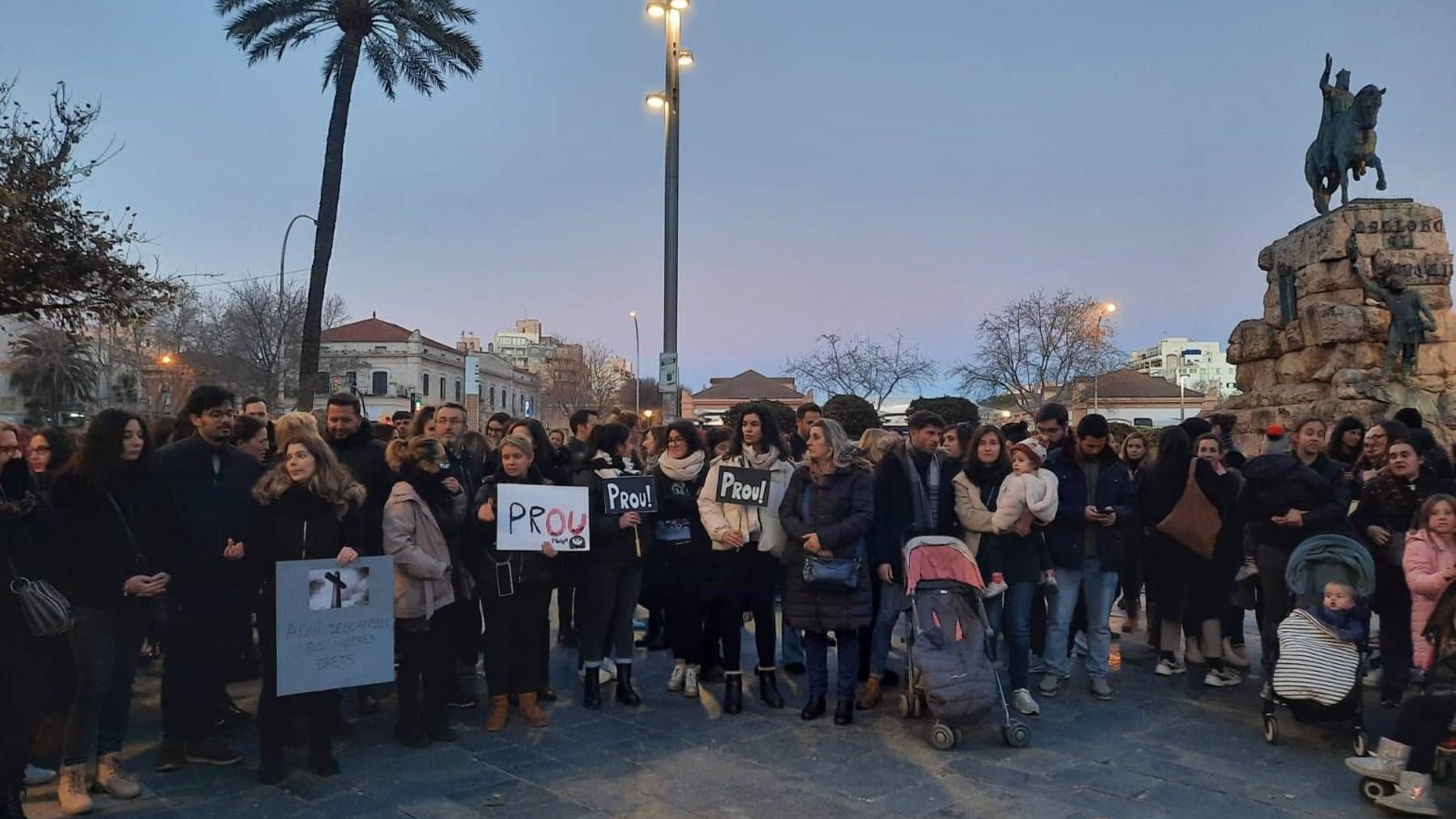 Manifestación de profesores interinos celebrada el pasado mes de enero en Palma.