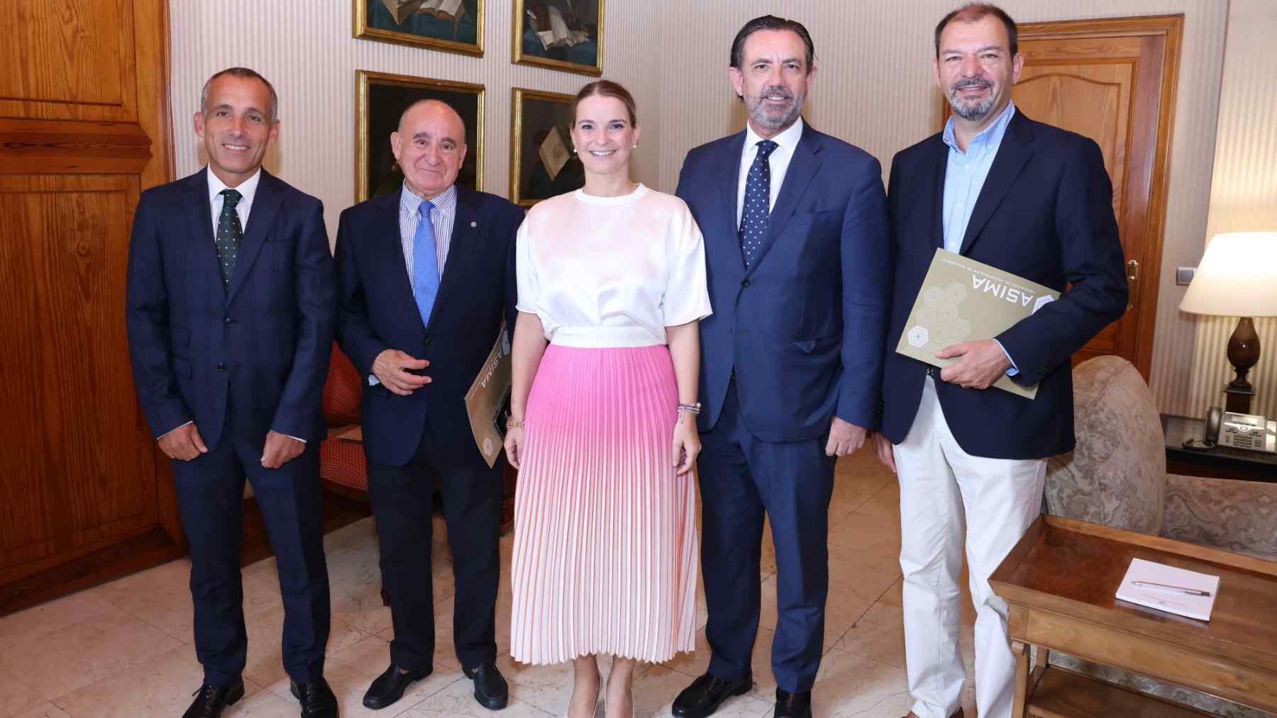 Reunión de ASIMA con la presidenta Marga Prohens y el conseller Sáenz de San Pedro.