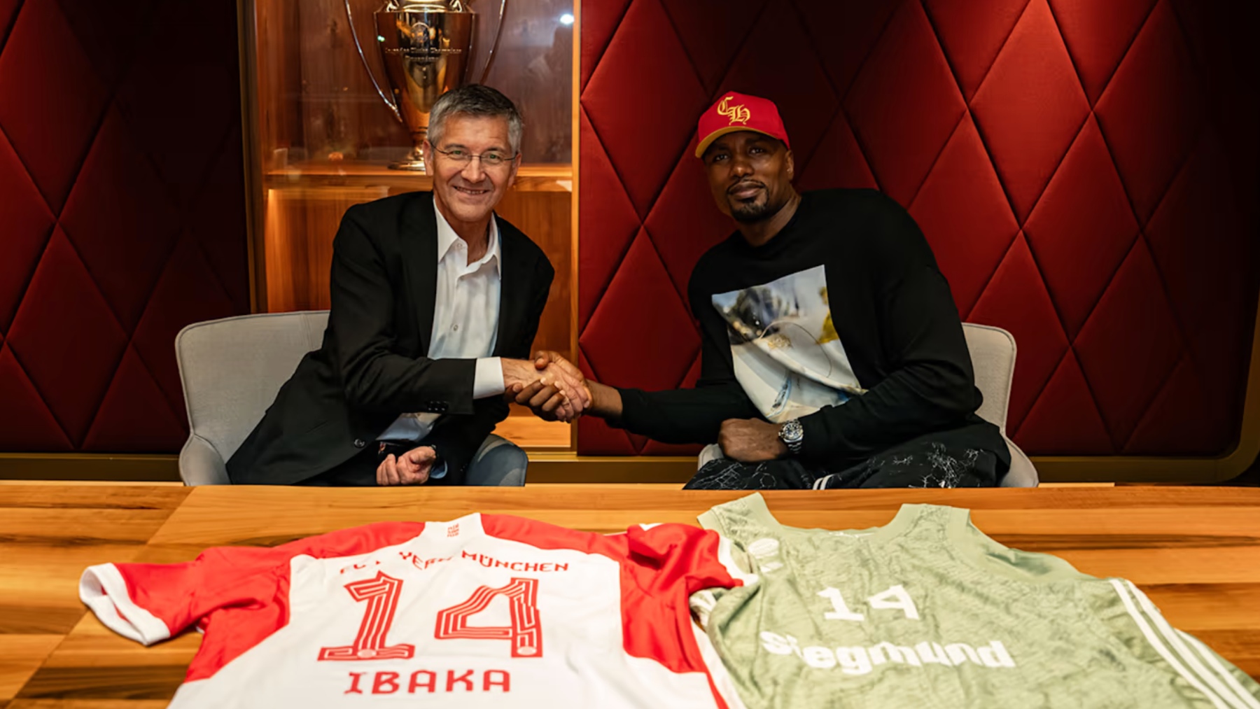 Ibaka firma su acuerdo con el Bayern. (FCB)