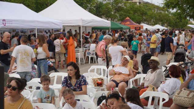 Marratxiners en el mercado artesanal de Son Ramonell.