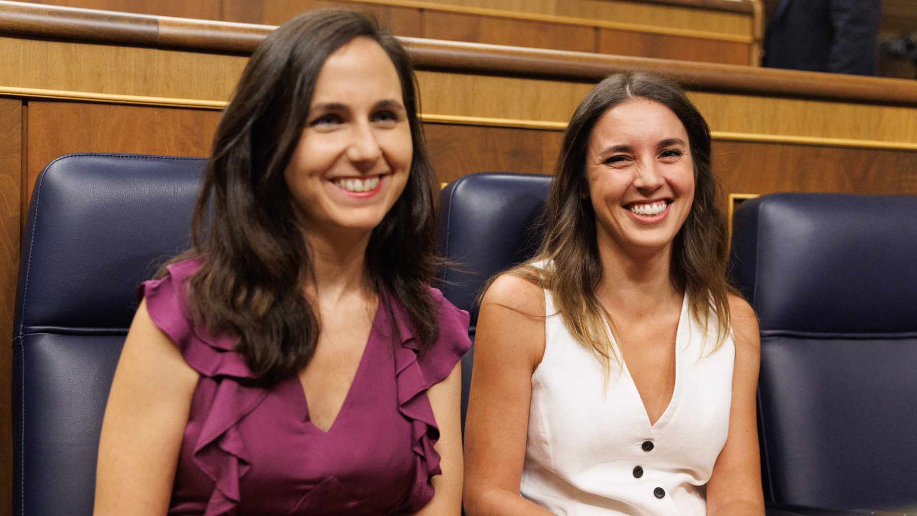 La ministra de Igualdad, Irene Montero, junto a la líder de Podemos, Ione Belarra (EUROPA PRESS).