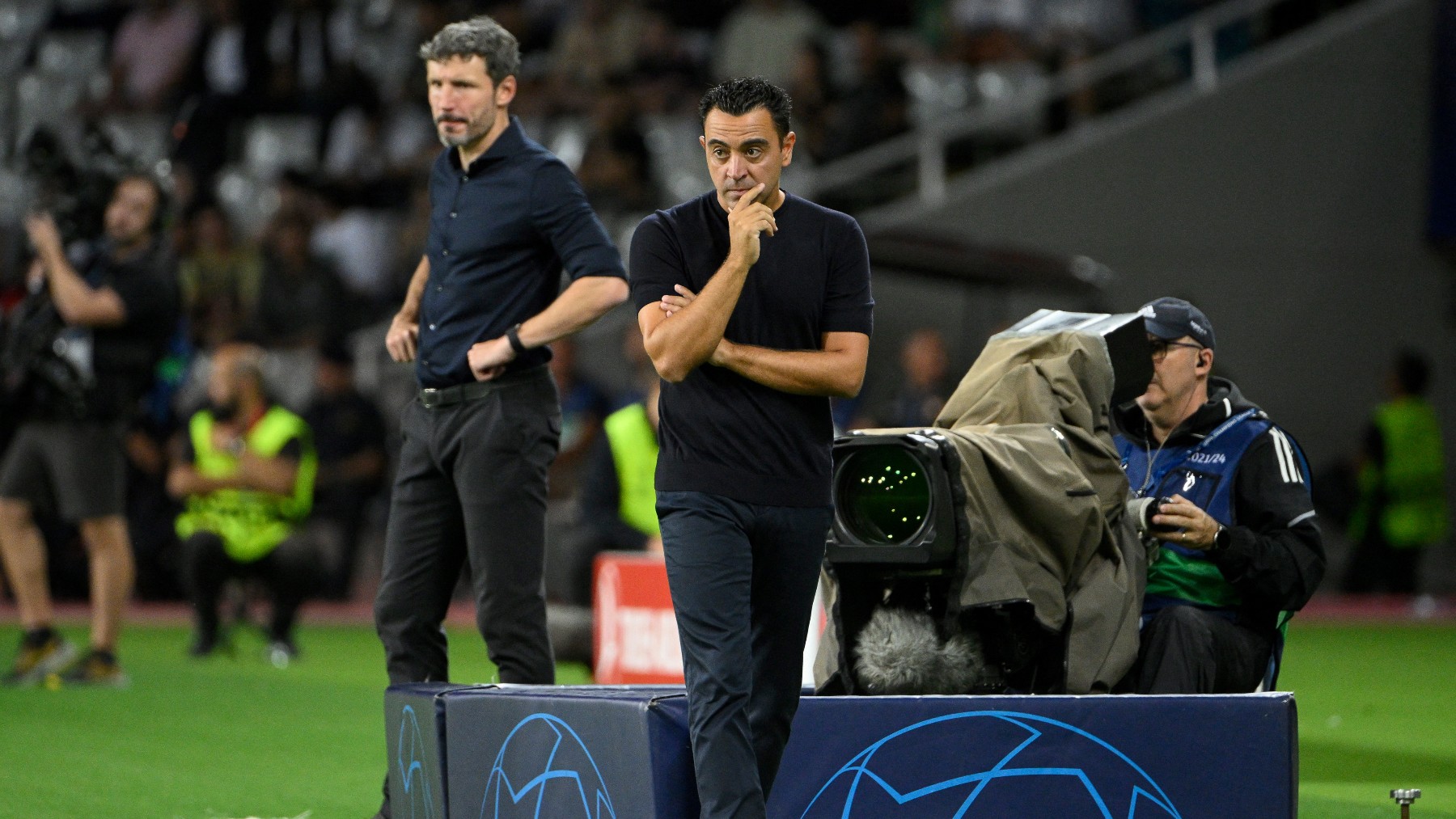 Xavi Hernández durante el partido ante el Amberes. (AFP)