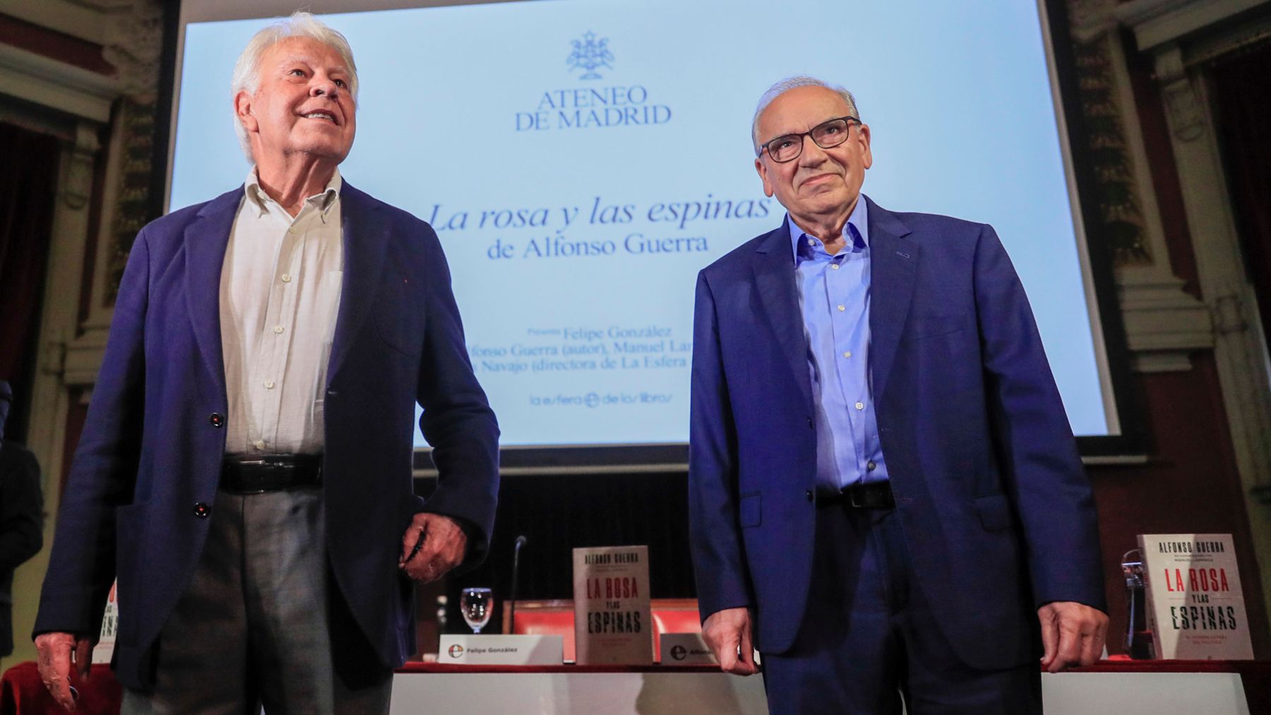 González en la presentación de su libro ‘La rosa y las espinas’. (Efe)