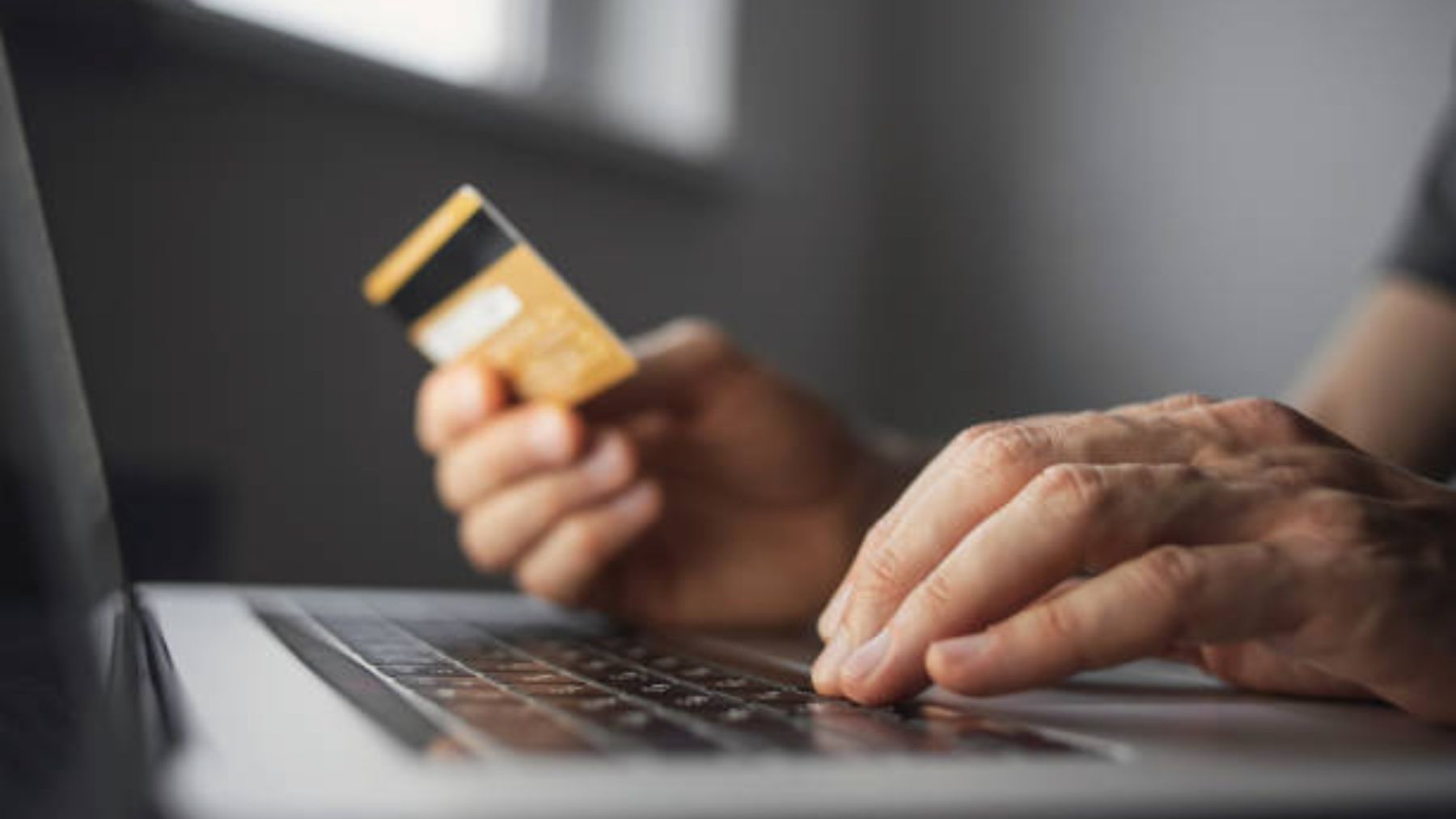Una encuesta muestra qué compras online dominan en España