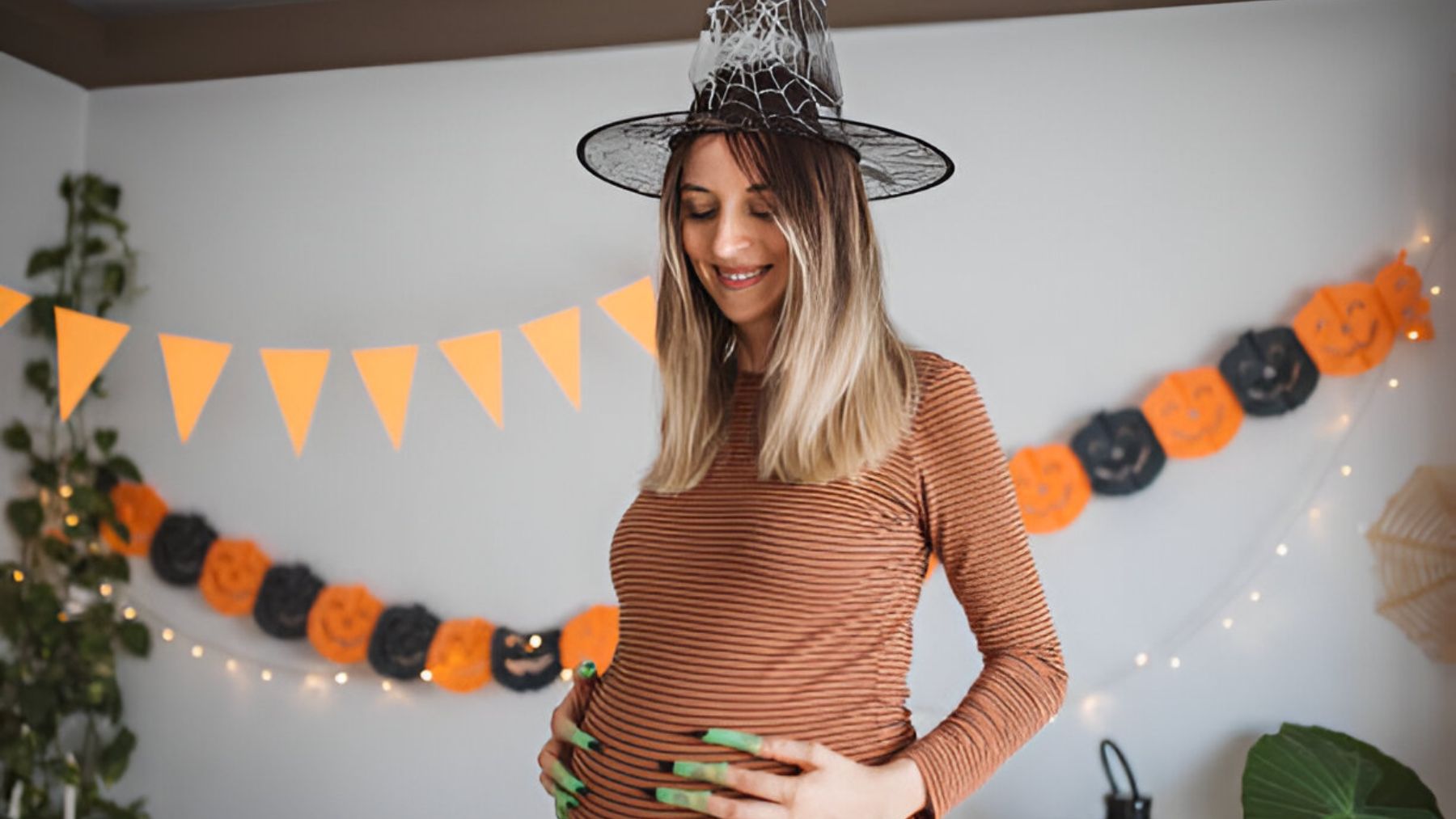 Mujer embarazada en Halloween.