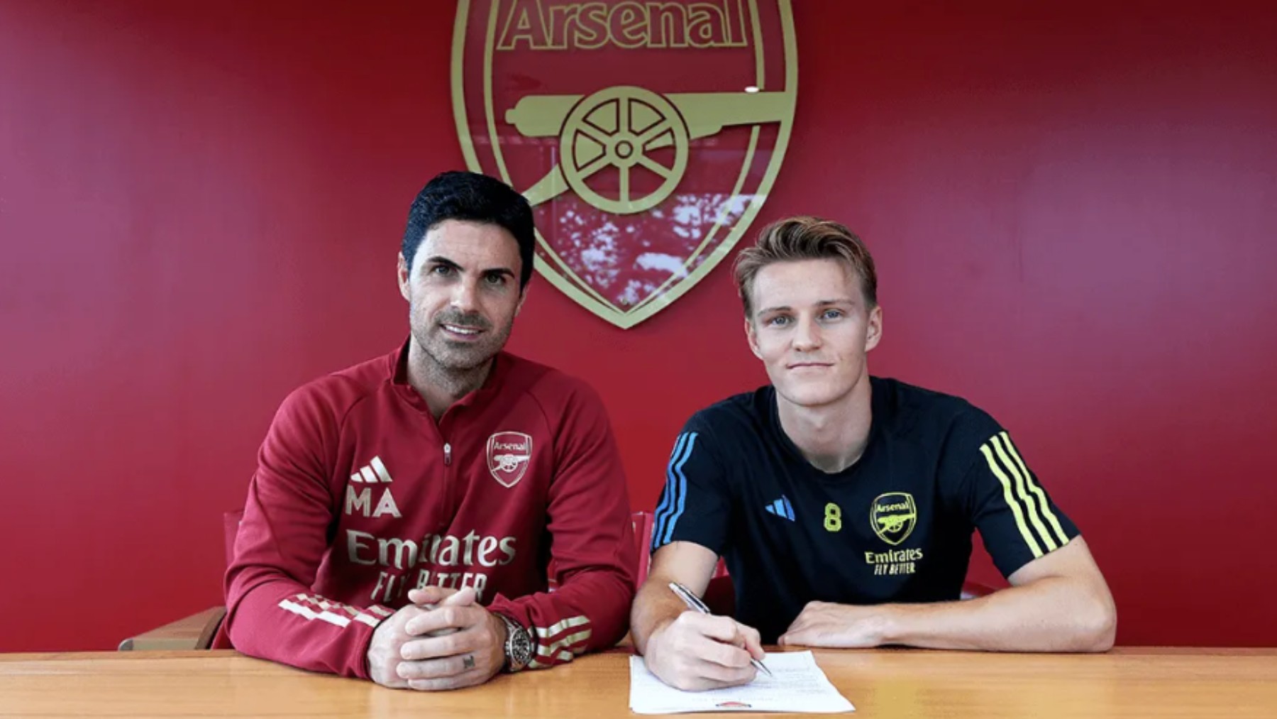 Ödegaard firma un nuevo contrato con el Arsenal. (Arsenal)