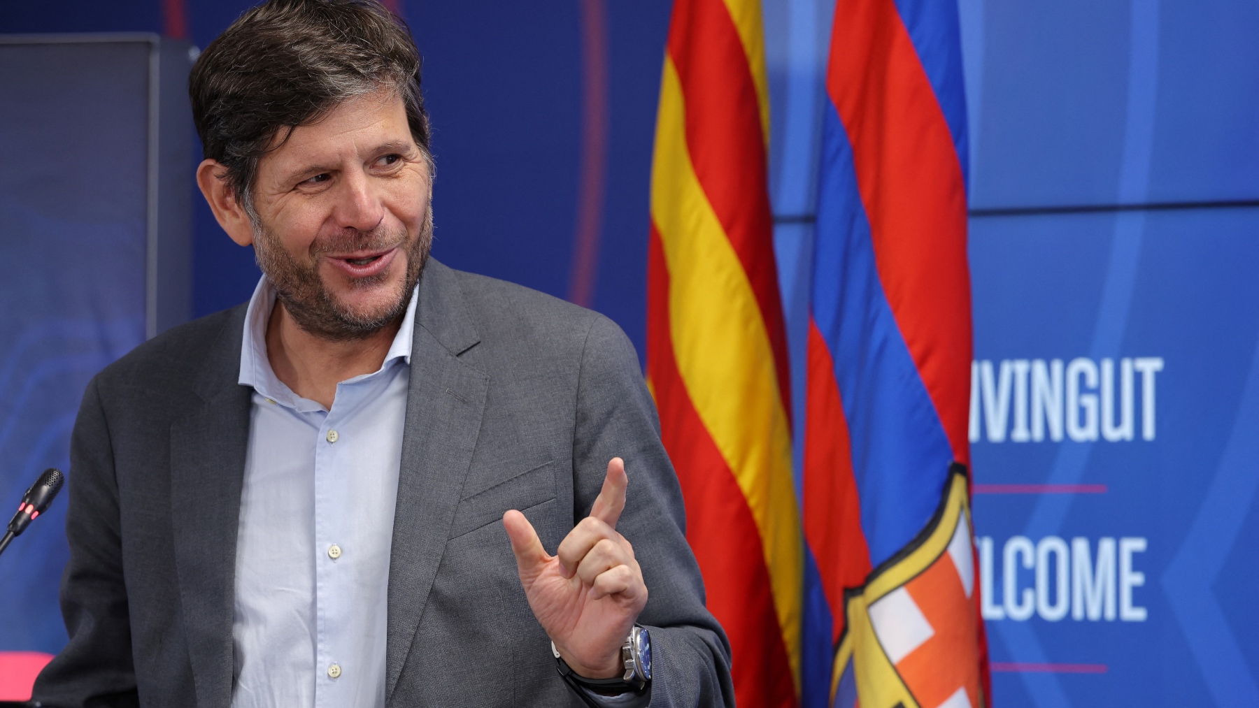 Mateu Alemany durante una de sus últimas comparecencias con el Barcelona. (AFP)