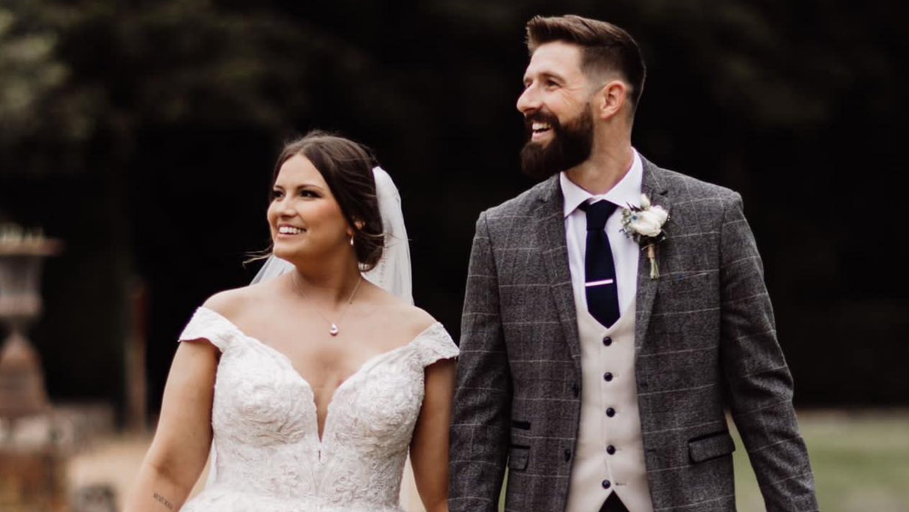 Josh Vickers y su esposa el día de su boda. (Foto: Instagram)
