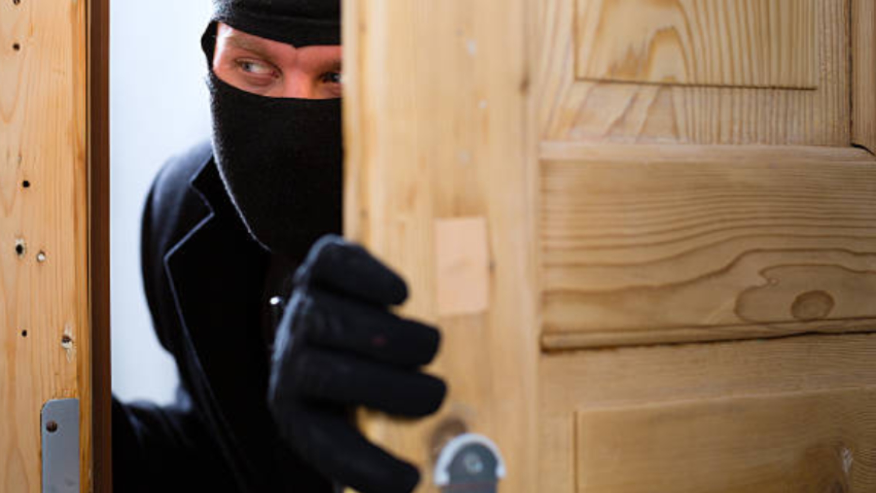 La Guardia Civil alerta: si te dicen esto y abres la puerta de tu casa corres un grave peligro