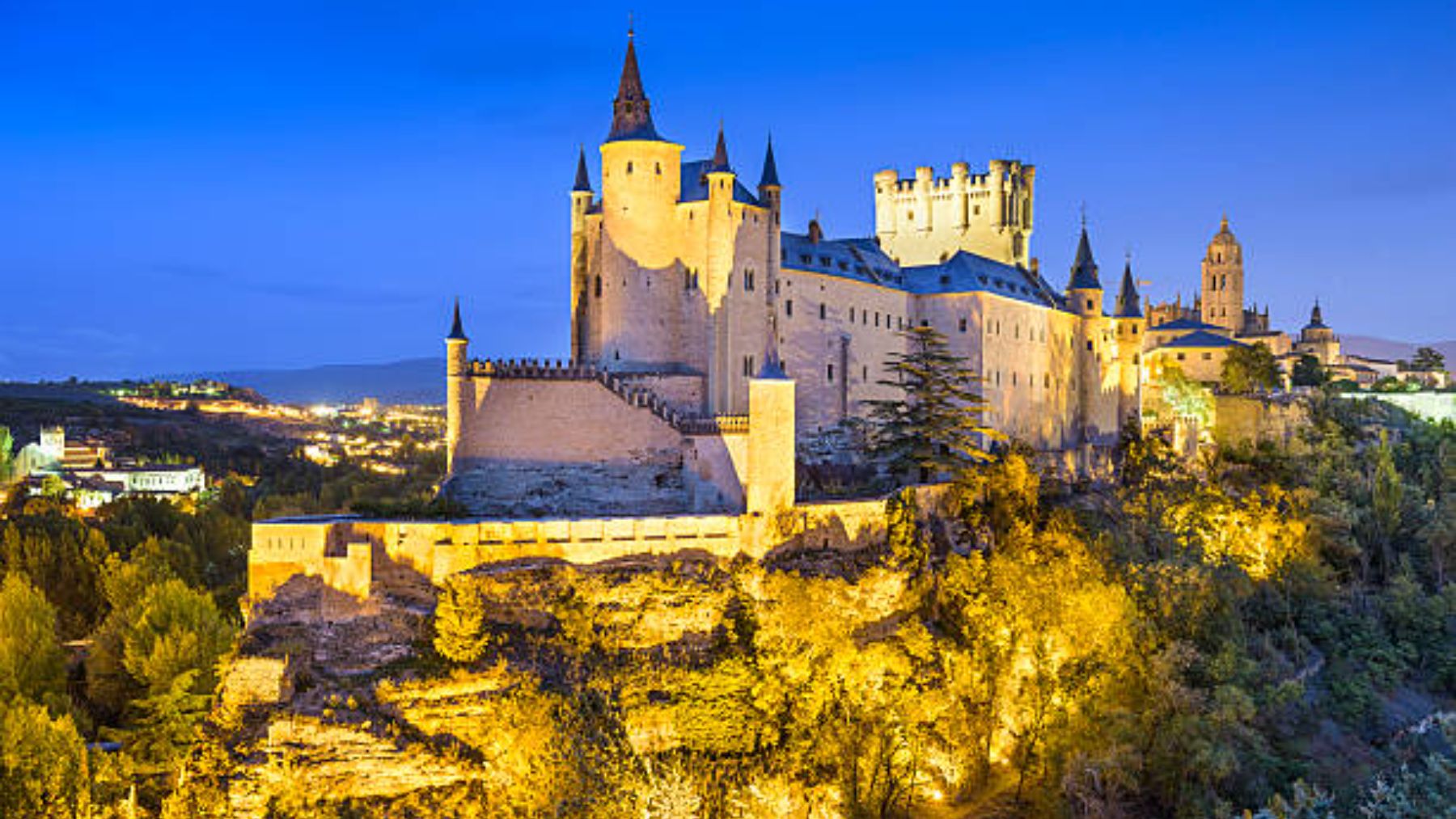 El castillo que inspiró a Disney está en España y es de los más bonitos de Europa