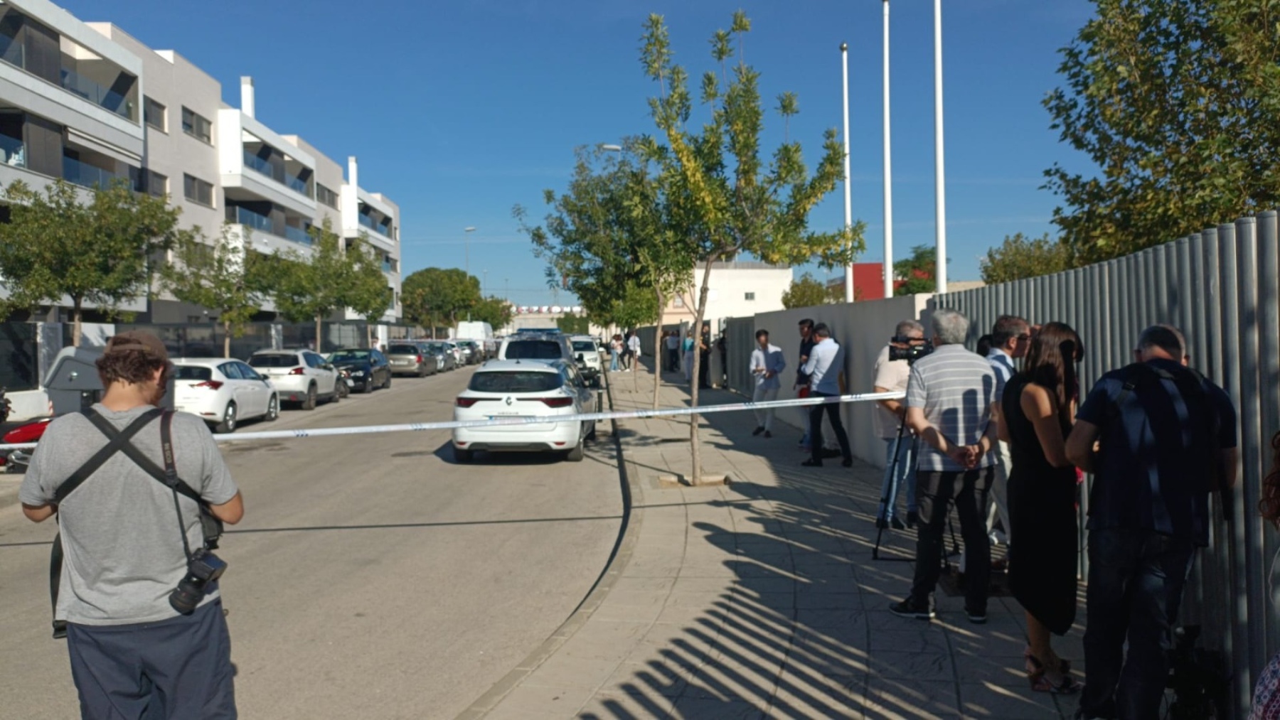Imágenes de las puertas del instituto de Jerez en el que se ha producido la agresión