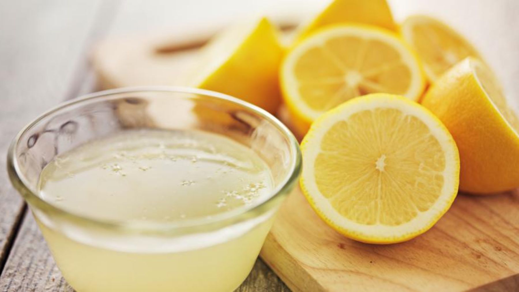 La sencilla dieta del limón para deshincharte tras los excesos de Navidad: adelgaza 7 kilos